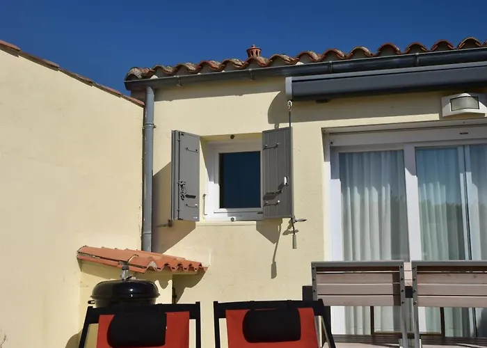 Large Close To The 公寓